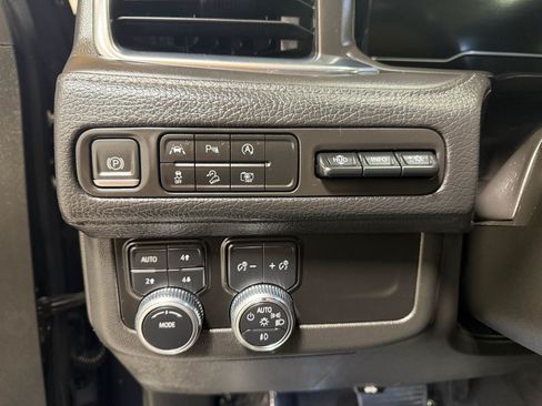 Used 2023 GMC Yukon Denali AWD/4WD image 13