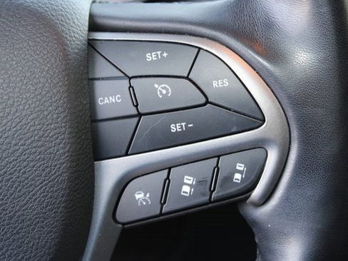 Used 2020 Jeep Grand Cherokee High Altitude image 25