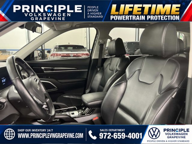 Used 2025 Kia Telluride S FWD image 12