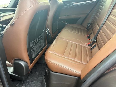 Used 2018 Alfa Romeo Stelvio Ti Sport image 8