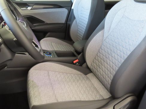 New 2025 Volkswagen Tiguan S image 12