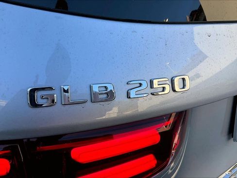 Used 2025 Mercedes-Benz GLB 250 GLB 250 image 30