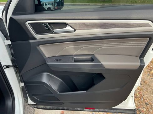 Used 2021 Volkswagen Atlas Cross Sport SE w/ Panoramic Sunroof Package AWD/4WD image 28