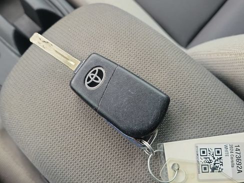 Used 2024 Toyota Corolla LE FWD image 26