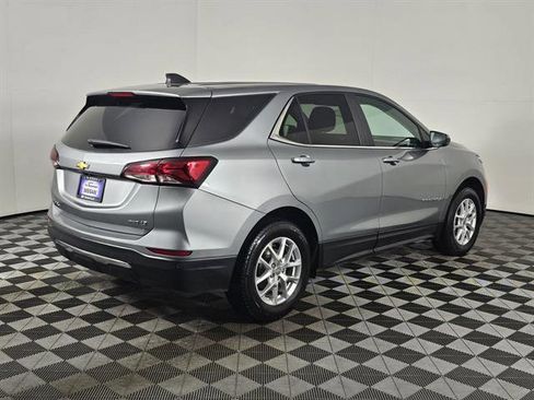Used 2024 Chevrolet Equinox LT image 3