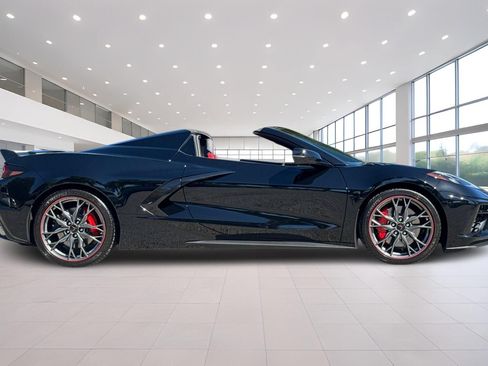 Used 2023 Chevrolet Corvette Stingray Preferred Conv w/ Z51 Performance Package RWD image 3