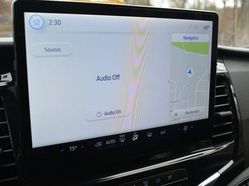 Used 2023 Ford Transit 350 XLT image 14