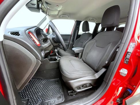 Used 2022 Jeep Renegade Latitude w/ Convenience Group image 11