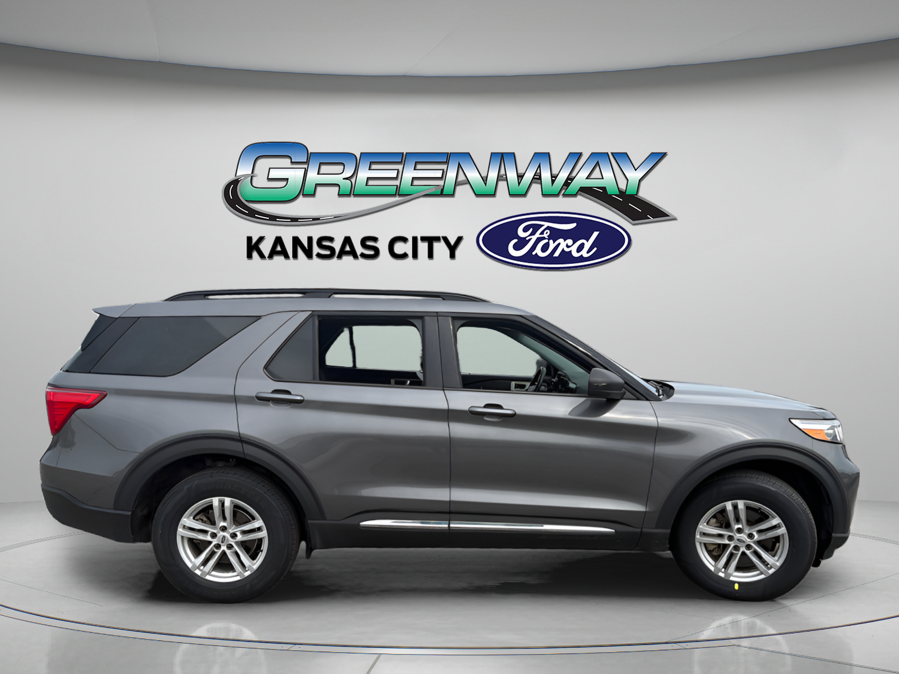 Used 2023 Ford Explorer XLT AWD/4WD image 8