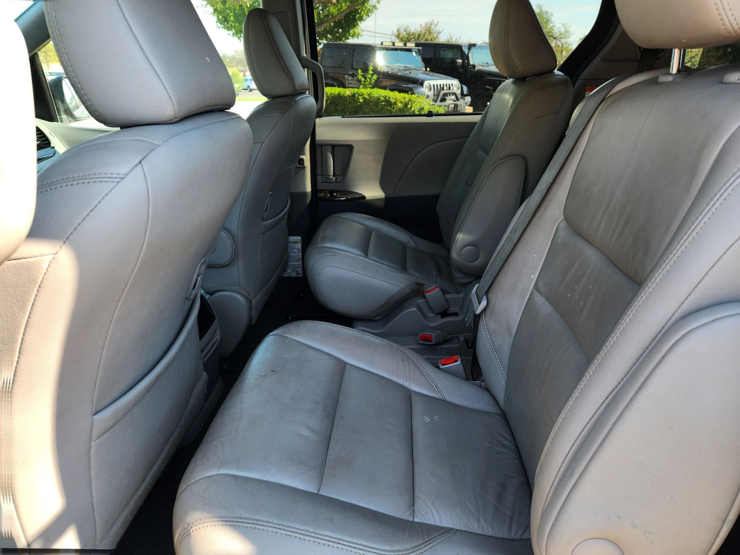 Used 2016 Toyota Sienna XLE FWD image 11