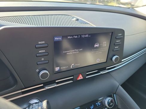 Used 2023 Hyundai Elantra SEL image 19