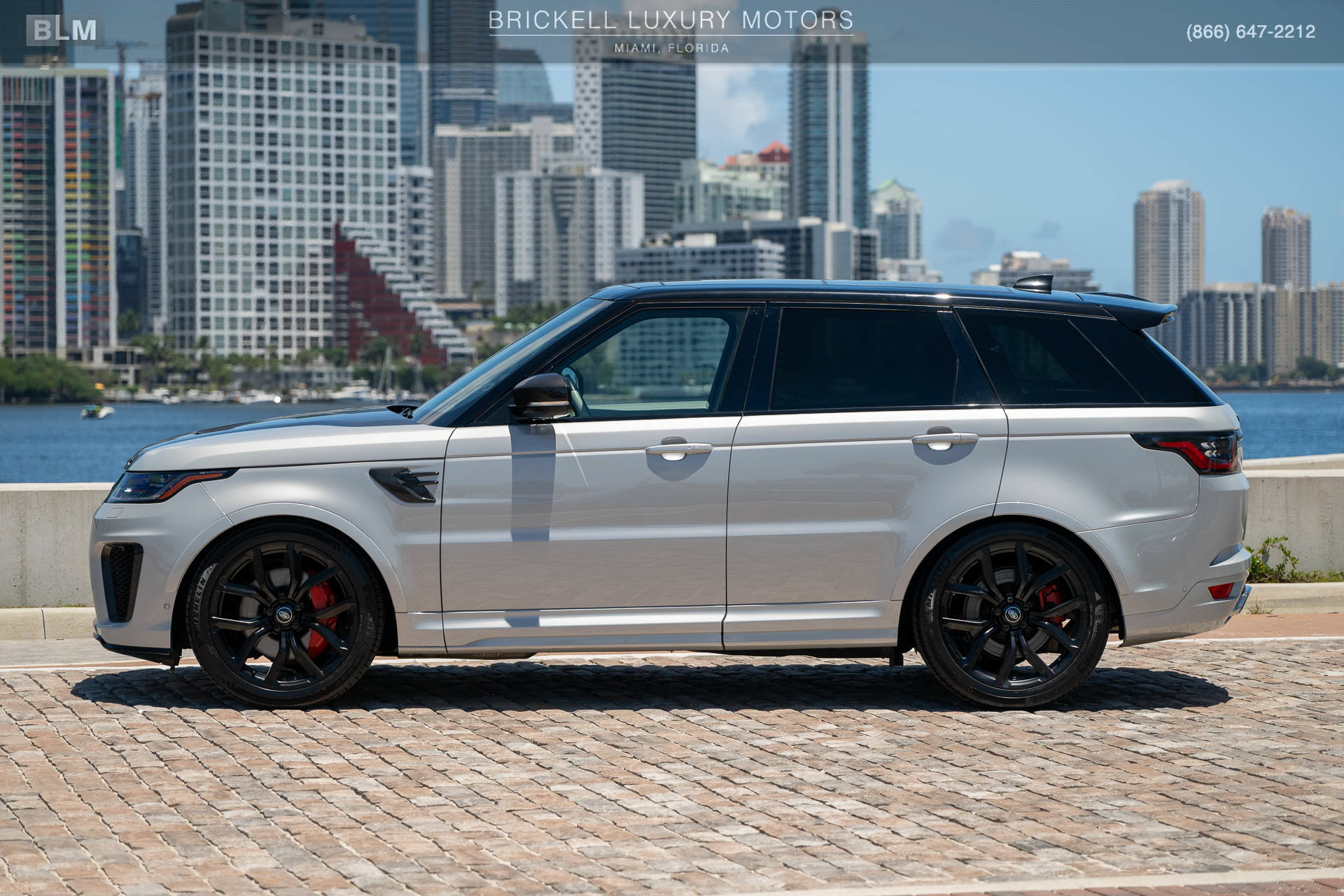 Used 2022 Land Rover Range Rover Sport SVR Carbon Edition AWD/4WD image 11