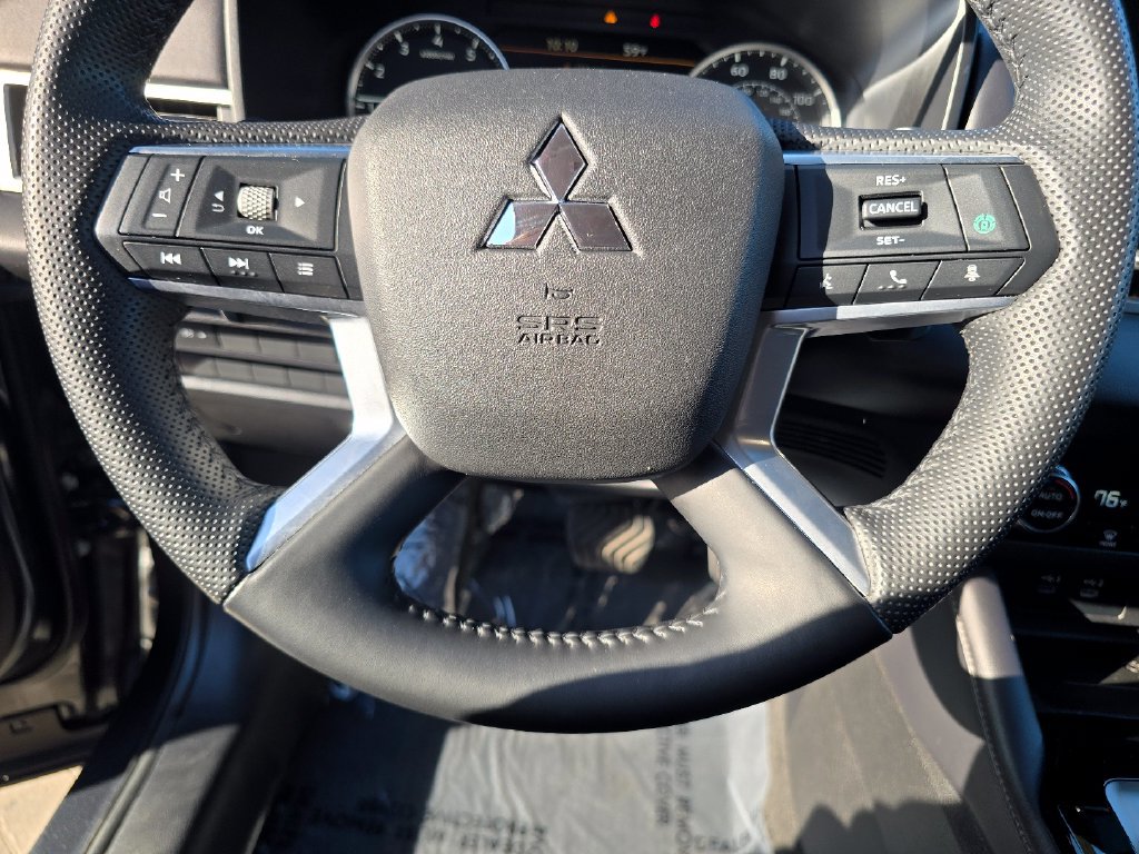 Used 2025 Mitsubishi Outlander SE AWD/4WD image 34