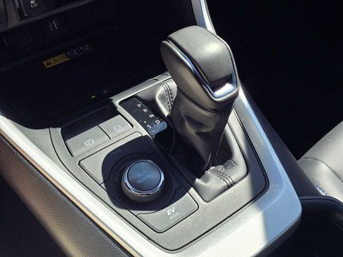 Used 2025 Toyota RAV4 XSE w/ Advanced Technology Package image 37