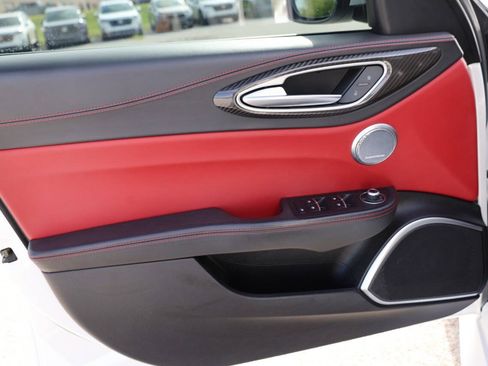 Used 2018 Alfa Romeo Giulia Quadrifoglio w/ Driver Assist Dynamic Package RWD image 12