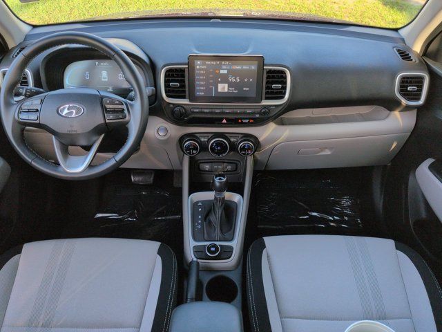 Used 2025 Hyundai Venue SEL FWD image 14