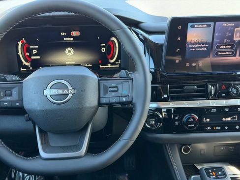 New 2026 Nissan Pathfinder Platinum FWD image 24