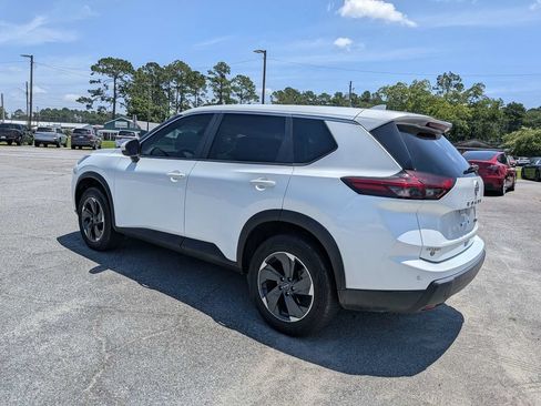 Used 2024 Nissan Rogue SV AWD/4WD image 7