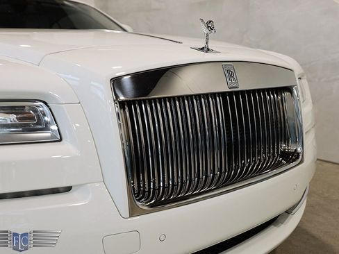 Used 2015 Rolls-Royce Wraith RWD image 13