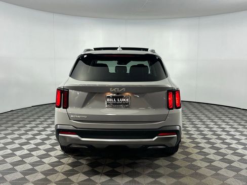 Used 2025 Kia Sorento S w/ Panoramic Sunroof Package image 7