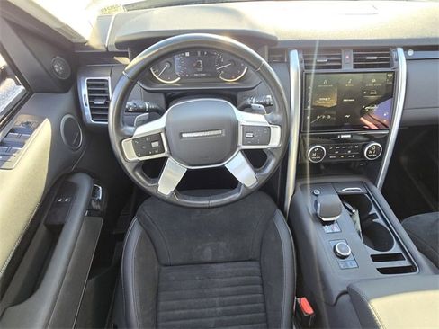 Used 2023 Land Rover Discovery S image 16