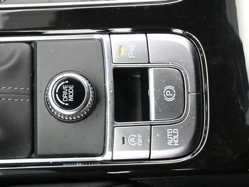 Used 2025 Kia Telluride EX w/ EX Captain's Chair Package FWD image 26