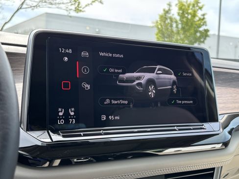 Used 2025 Volkswagen Atlas SEL Premium R-Line image 23