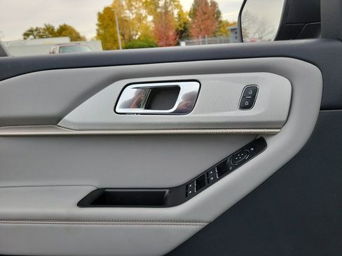 New 2026 Ford Explorer Active w/ Active Comfort Package image 18