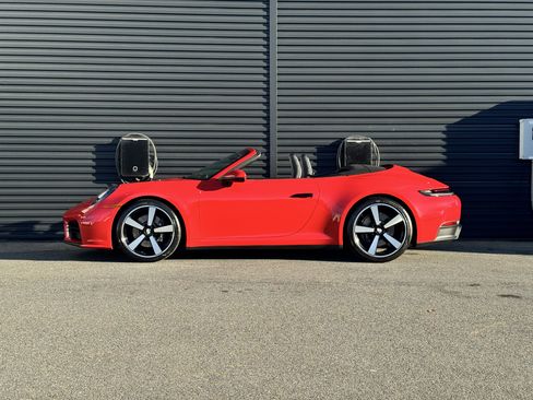 Certified 2025 Porsche 911 Carrera T RWD image 2