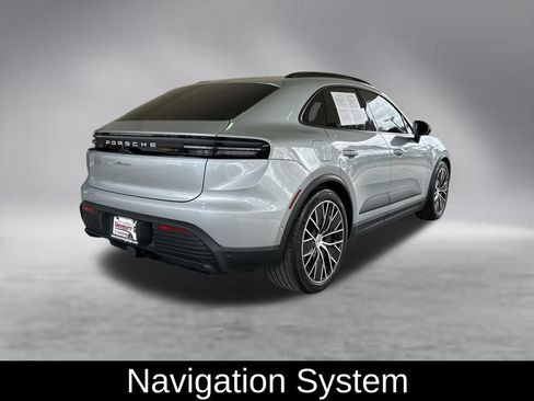 Used 2025 Porsche Macan Electric RWD image 3