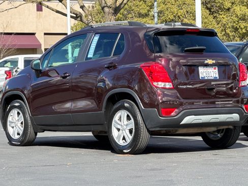 Certified 2022 Chevrolet Trax LT w/ LT Convenience Package image 5
