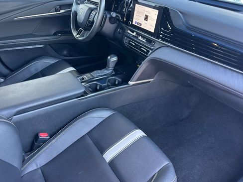 Used 2025 Toyota Camry SE FWD image 20