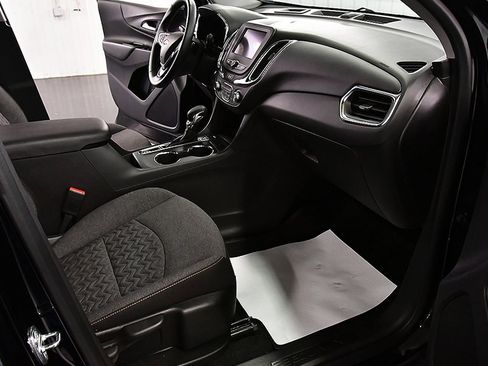 Used 2023 Chevrolet Equinox LT image 28