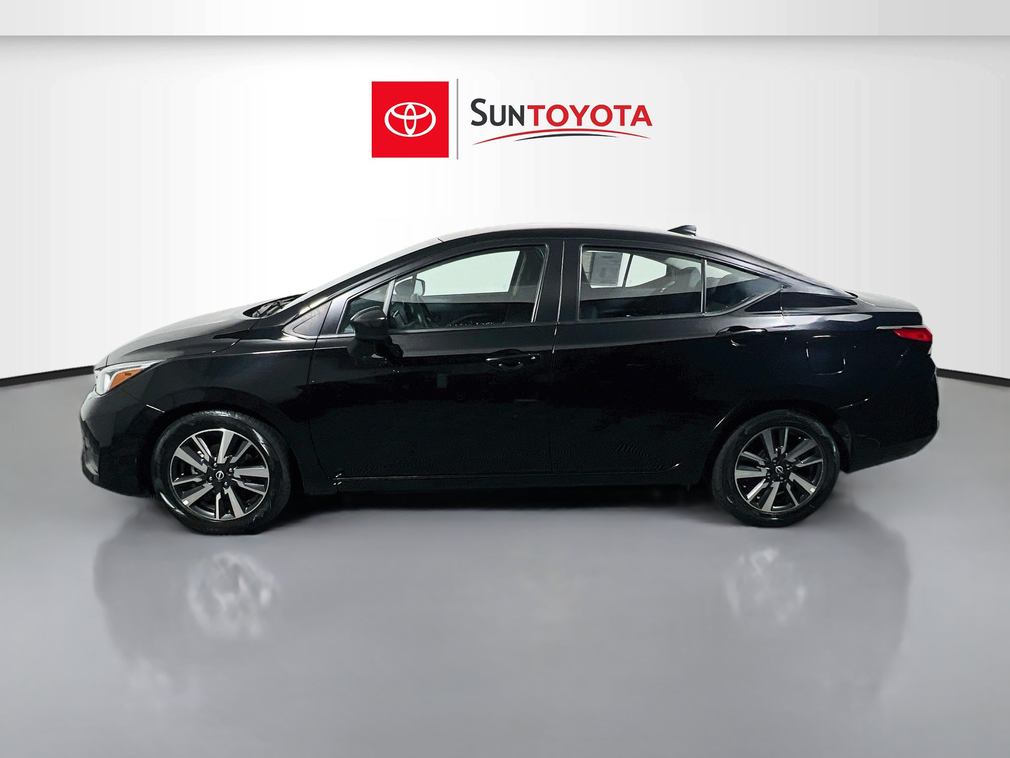 Used 2024 Nissan Versa SV FWD image 7