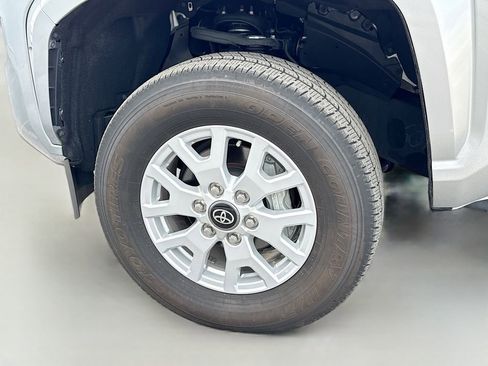 Used 2024 Toyota Tacoma SR5 RWD image 40