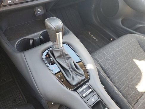 Certified 2025 Honda HR-V LX image 30