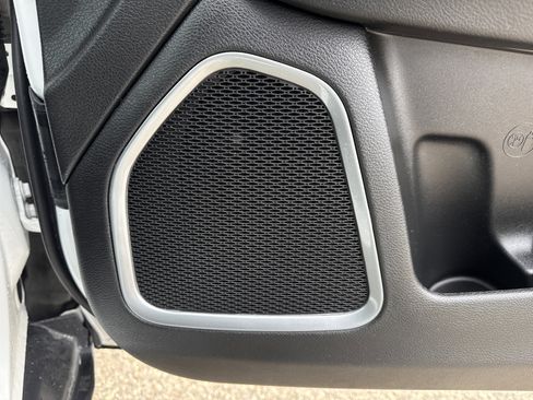 Used 2024 Jeep Compass Latitude image 28