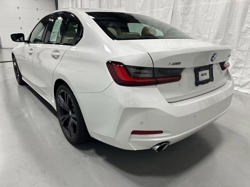 Used 2023 BMW 330i xDrive Sedan w/ Premium Package image 5