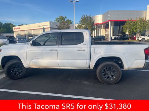 Used 2020 Toyota Tacoma SR5 image 3