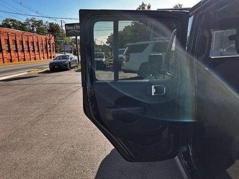Used 2022 Jeep Gladiator Sport AWD/4WD image 14