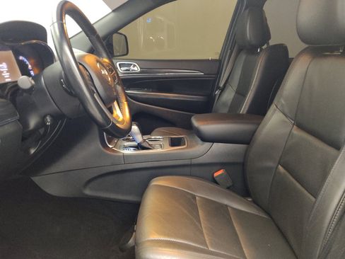 Used 2020 Jeep Grand Cherokee Limited w/ Luxury Group II RWD image 17
