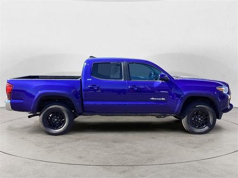Certified 2022 Toyota Tacoma SR5 image 6