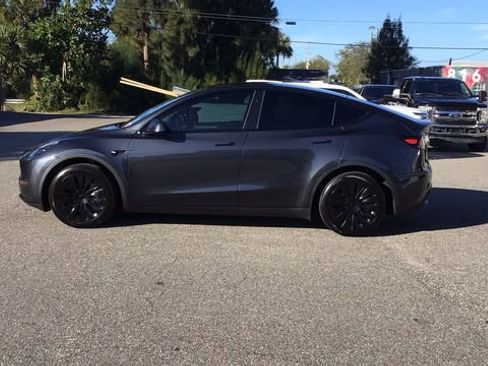 Used 2024 Tesla Model Y Long Range image 8