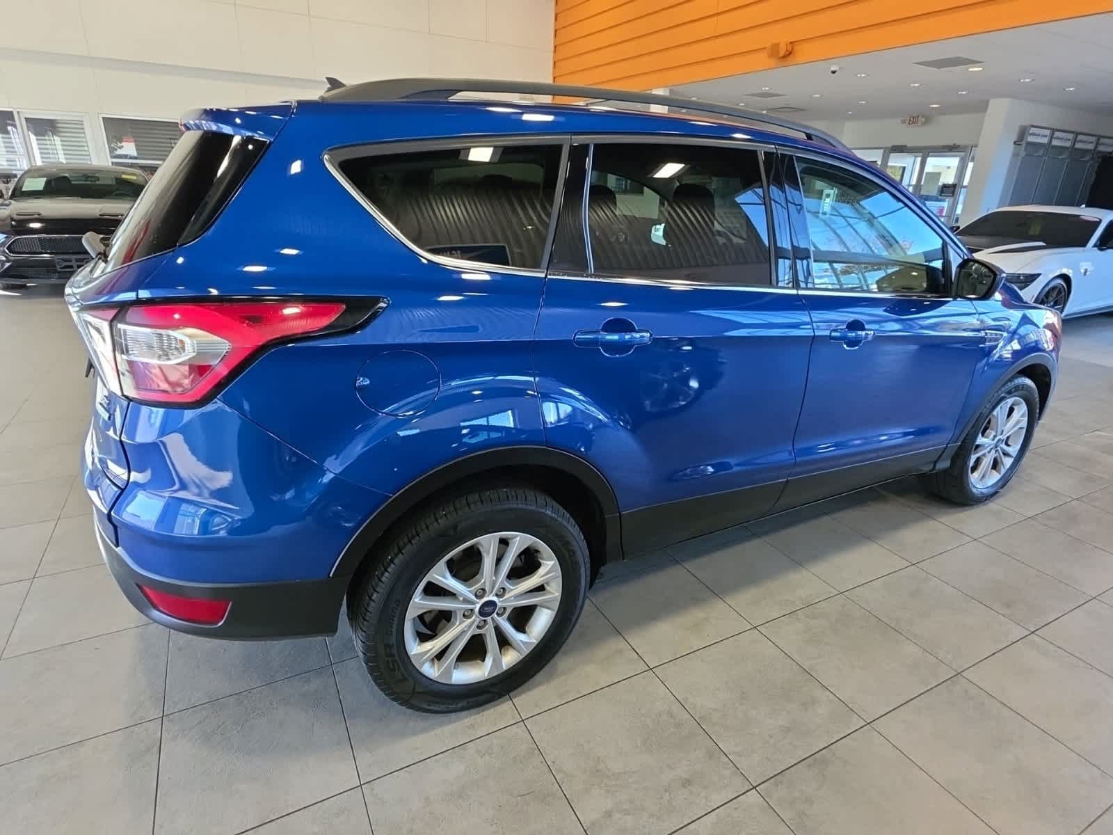 Used 2018 Ford Escape SE w/ SE Sync 3 Package FWD image 6