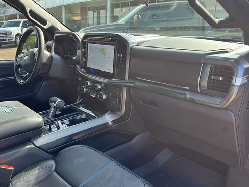 Used 2024 Ford F150 Platinum w/ FX4 Off-Road Package AWD/4WD image 32