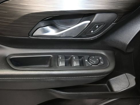 Used 2024 GMC Terrain SLE FWD image 11