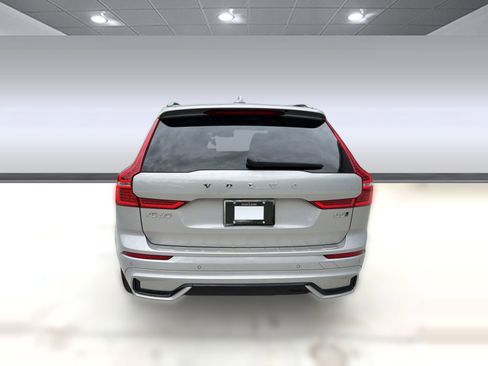 Used 2023 Volvo XC60 B5 Plus w/ Climate Package AWD/4WD image 10