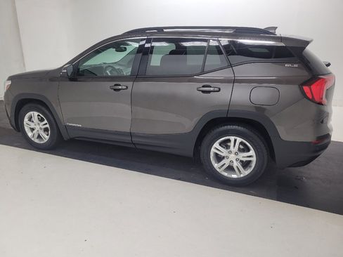 Used 2019 GMC Terrain SLE w/ Driver Convenience Package FWD image 3