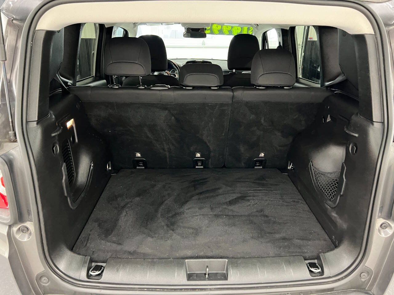 Used 2019 Jeep Renegade Latitude w/ Cold Weather Group AWD/4WD image 12