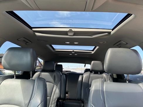 Used 2018 Buick Enclave Premium w/ Experience Buick Package image 20